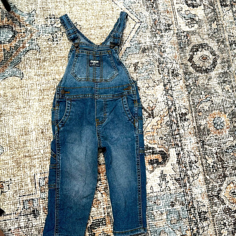 Oshkosh boy jumsuit size 18months